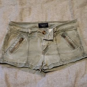 American Eagle Camo shorts